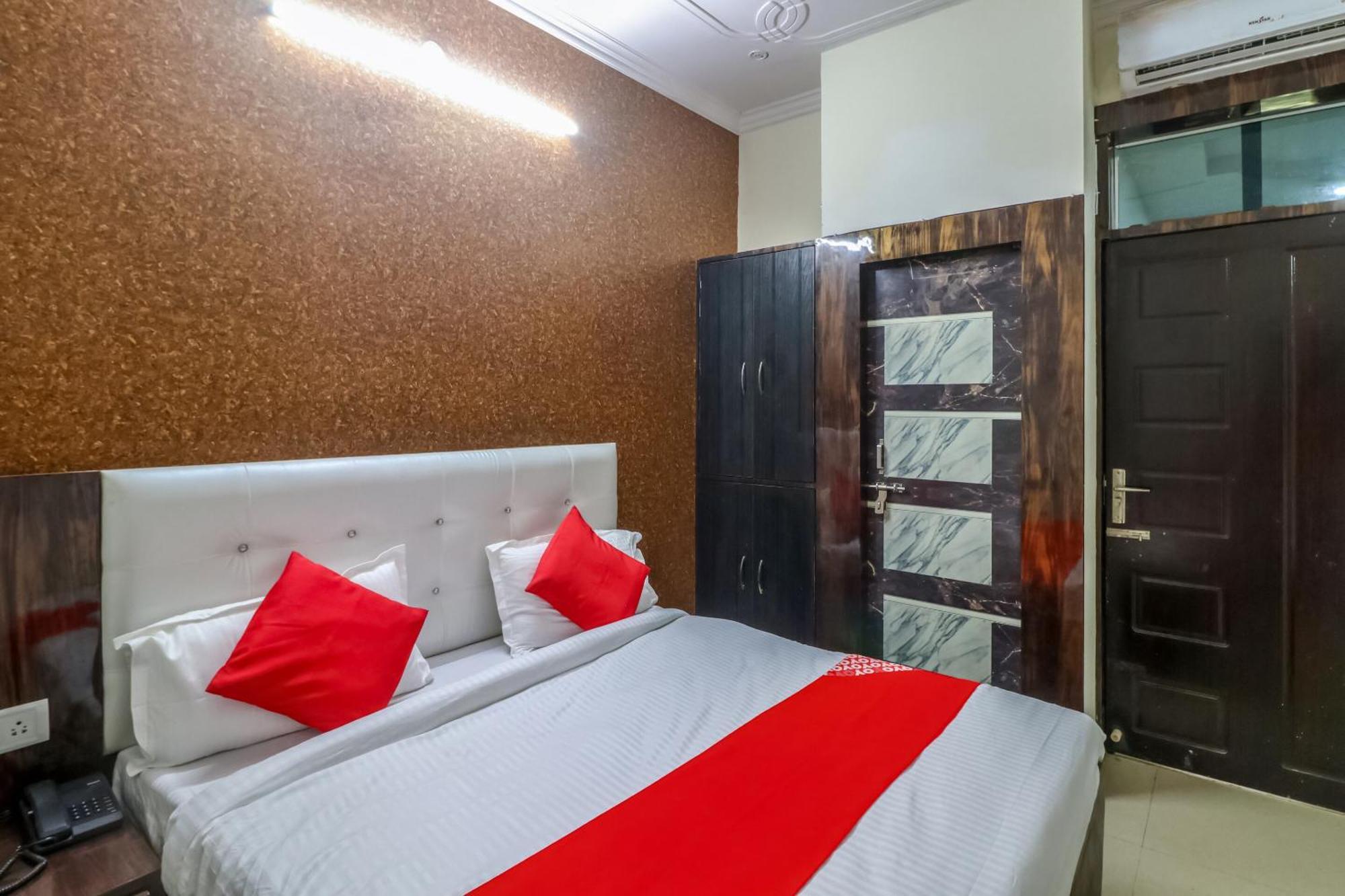 Hotel O Rodstar Chinhat Ngoại thất bức ảnh