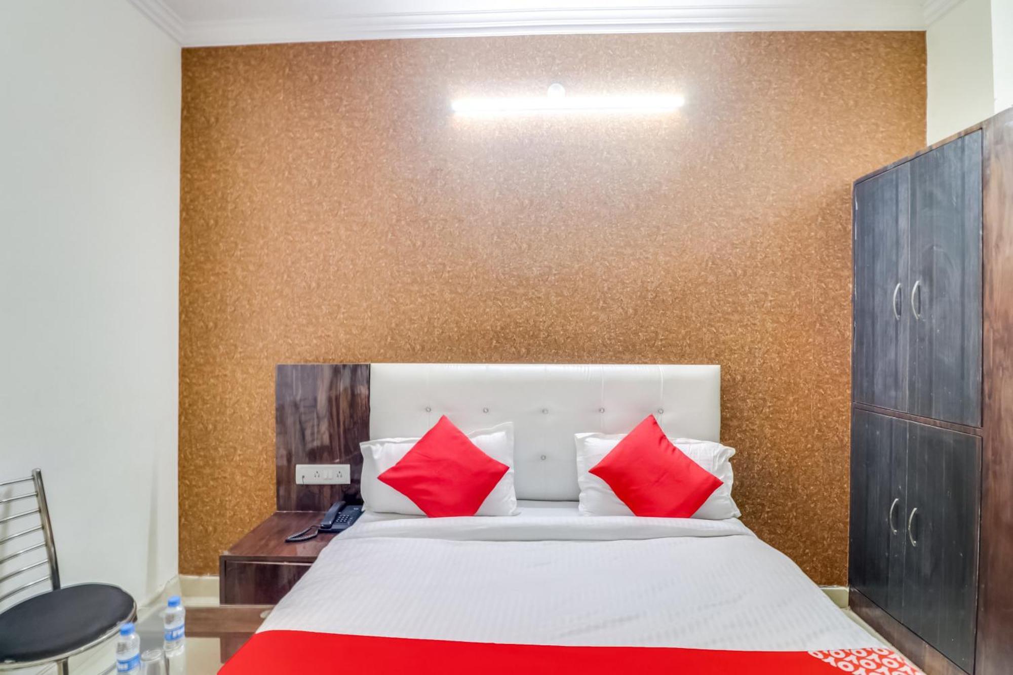 Hotel O Rodstar Chinhat Ngoại thất bức ảnh
