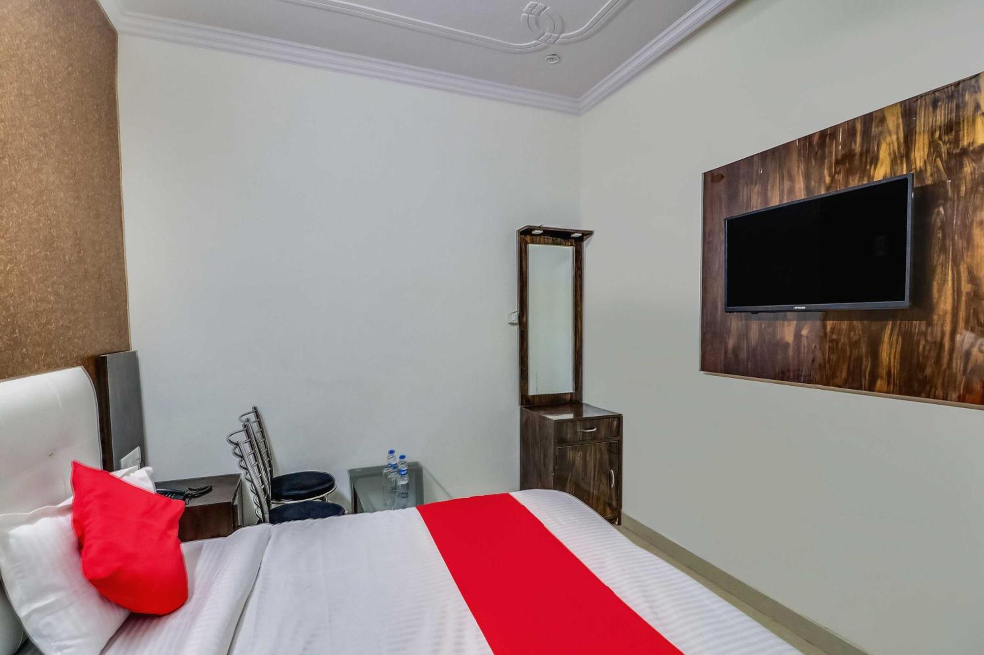 Hotel O Rodstar Chinhat Ngoại thất bức ảnh