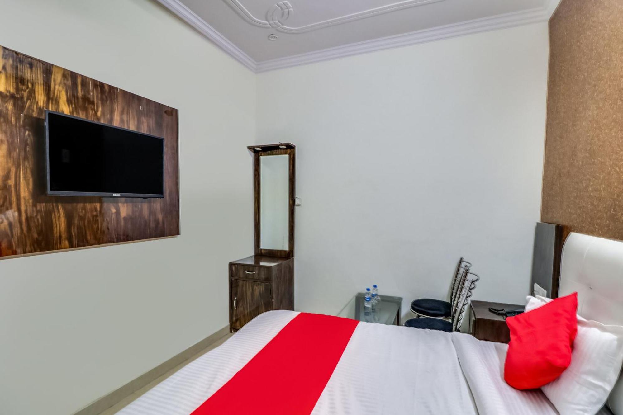 Hotel O Rodstar Chinhat Ngoại thất bức ảnh