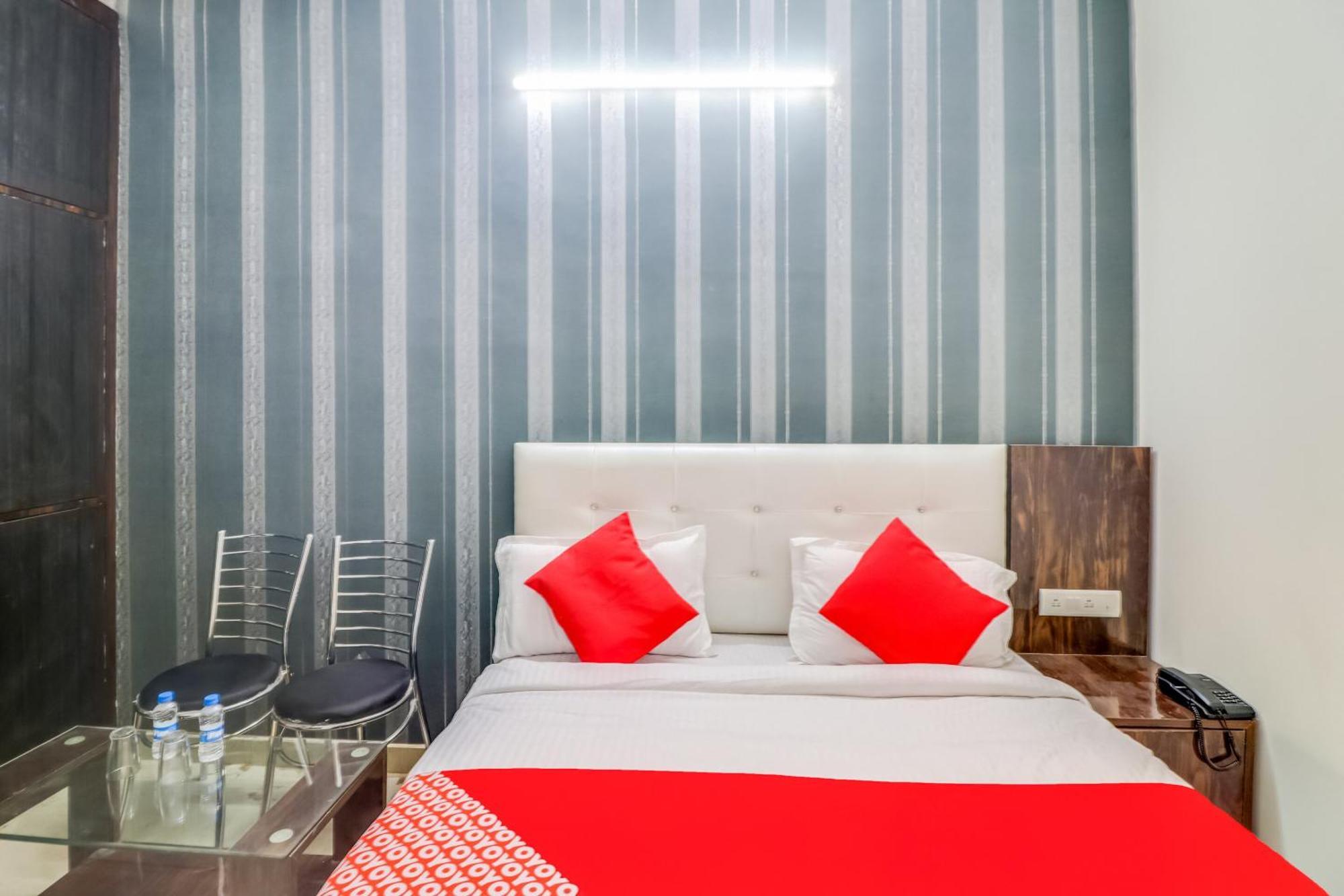 Hotel O Rodstar Chinhat Ngoại thất bức ảnh